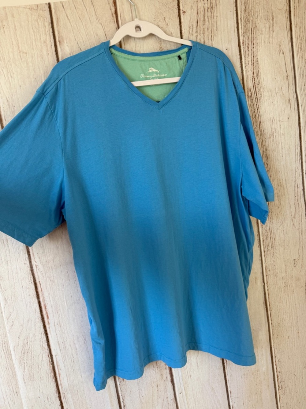 Tommy Bahama Short Sleeve V-Neck Tee in Blue Size XL